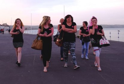 Het nachtleven in Weymouth begint.