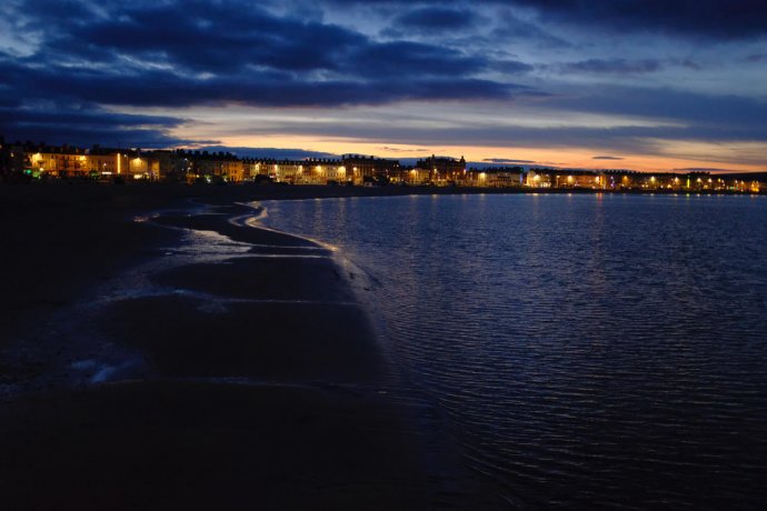 De avond valt in Weymouth