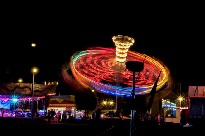 De draaimolen op de kermis van Saint Vaast.