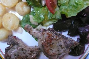 lamscoteletjes met knoflook en mint