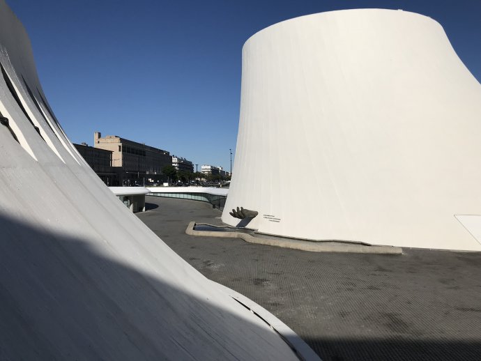 Le Volcan van architect Oscar Niemeyer