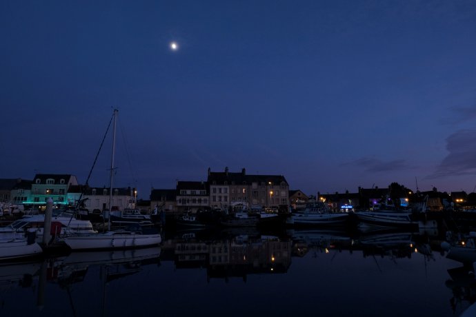 Maan boven Saint Vaast La Hougue