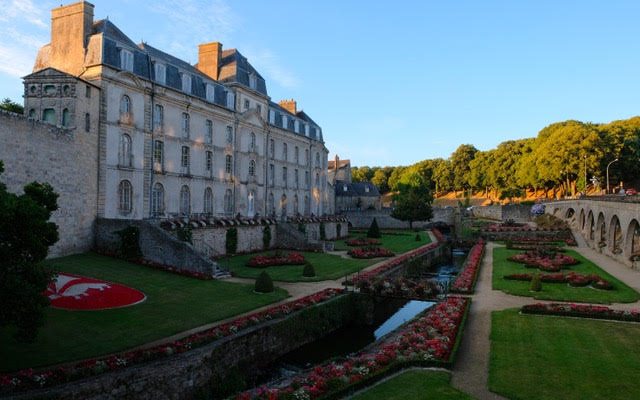 de prachtige tuinen van Vannes.