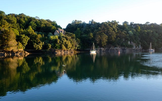 Onze paradijselijke ankerplek op de rivier naar Treguier