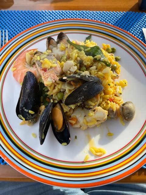 Paella van de visboer in Cadzand.