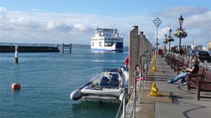 Ingang van  Yarmouth haven