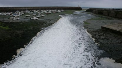 De zee komt en de zee gaat in Binic