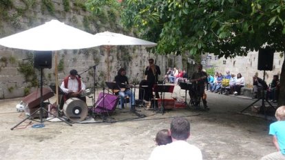 En altijd klinkt er muziek in Concarneau