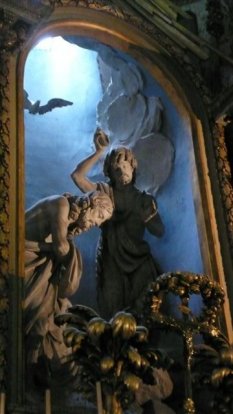 Altaar in de Basiliek de la Sainte-Trinité